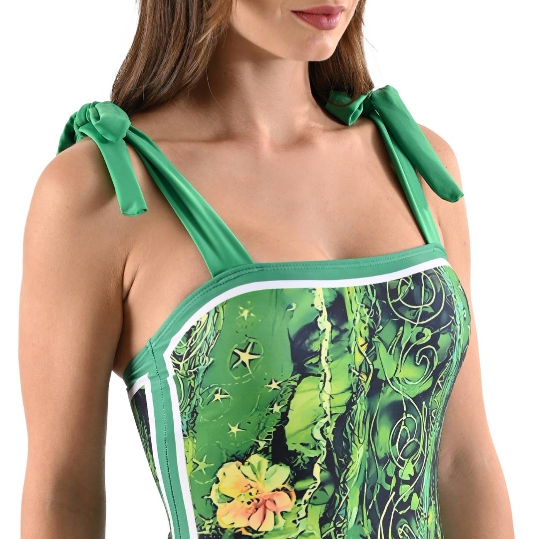 Conjunto traje de baño entero verde floreado con pareo