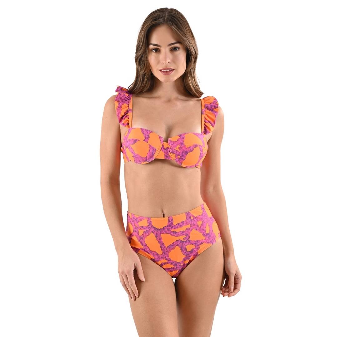 Bikini naranja con morado acompañado con una falda