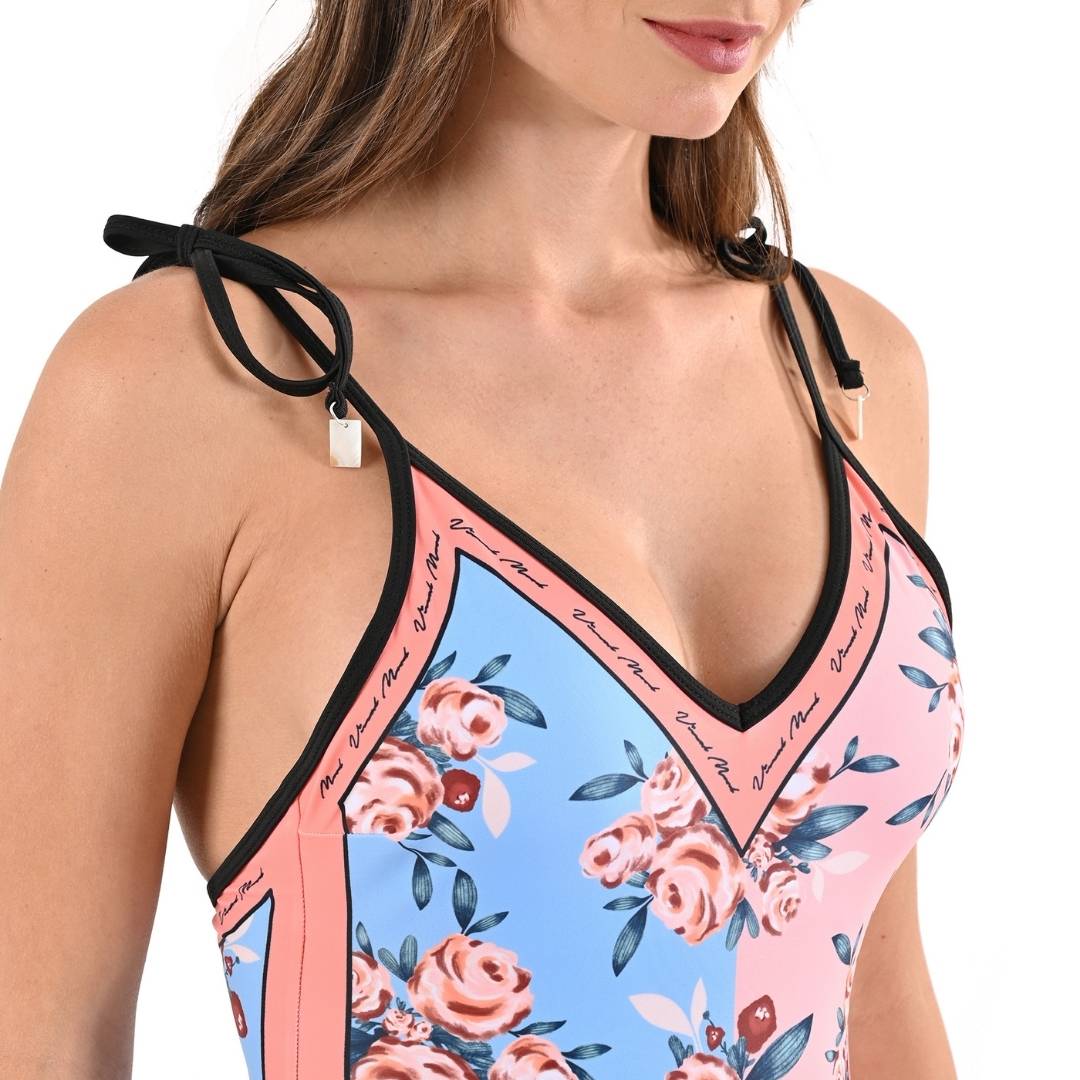 Traje de baño reversible con pareo